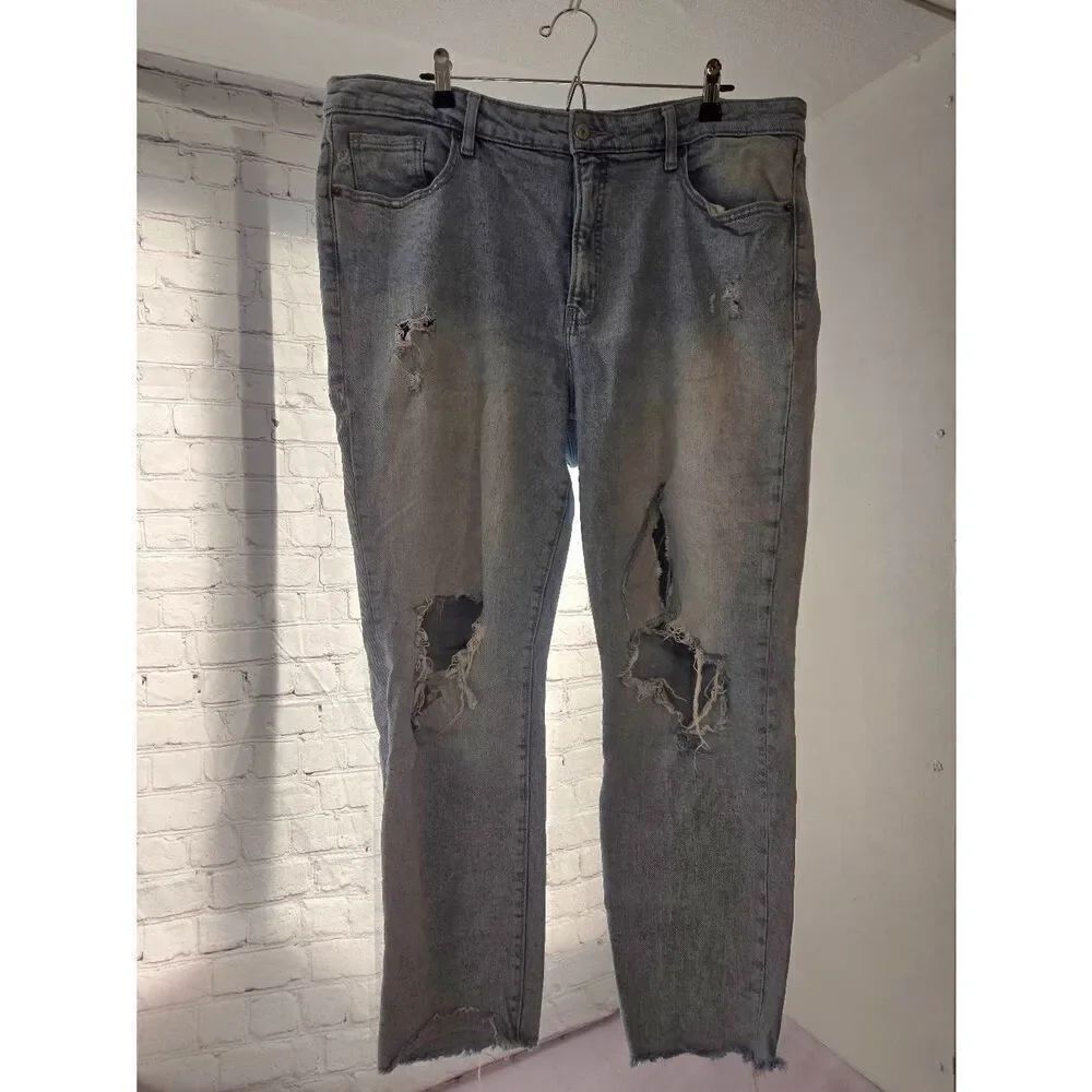 Old Navy OG Straight Women's Size 18 Light Blue Distressed Cut Off Jeans